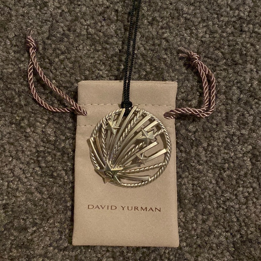 David Yurman 2021 star necklace with dust bag